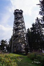 Dřevěná rozhledna Booubín, 109 chodů na vyhlídkovou plošinu ve výšce 21 m